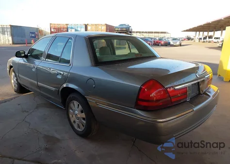 2003 Mercury Grand Marquis Gs z USA, uszkodzony, nr VIN 2MEFM74W03X671419
